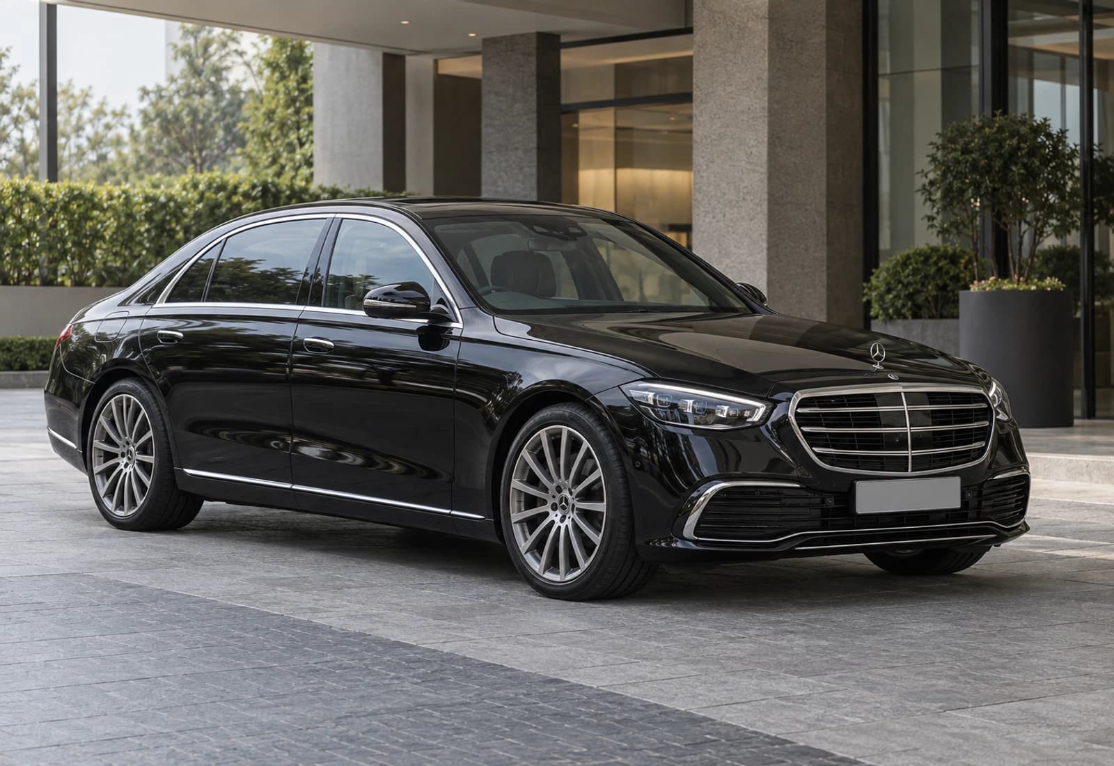 Mercedes-Benz S-Class representing the Executive Sedan fleet class